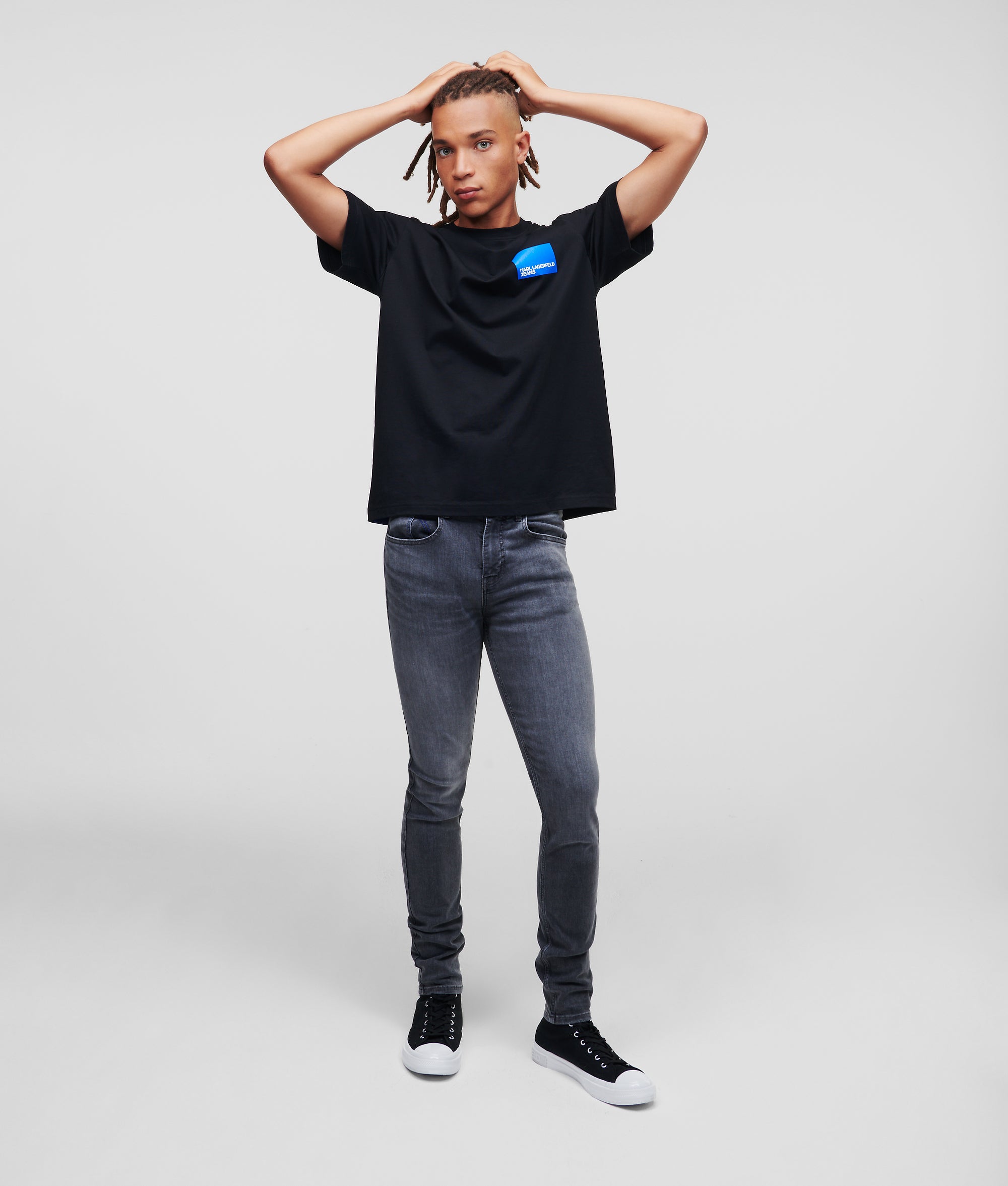 SHORT-SLEEVED T-SHIRT