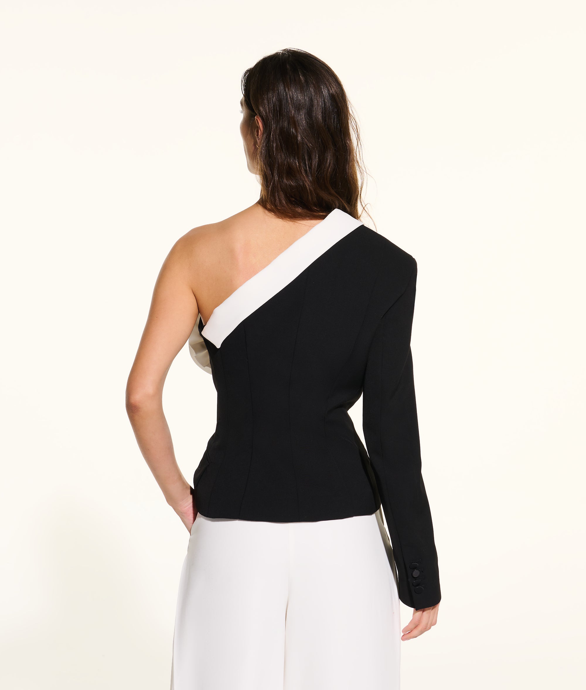 KL STUDIO ASYMMETRIC BLAZER - Image 3