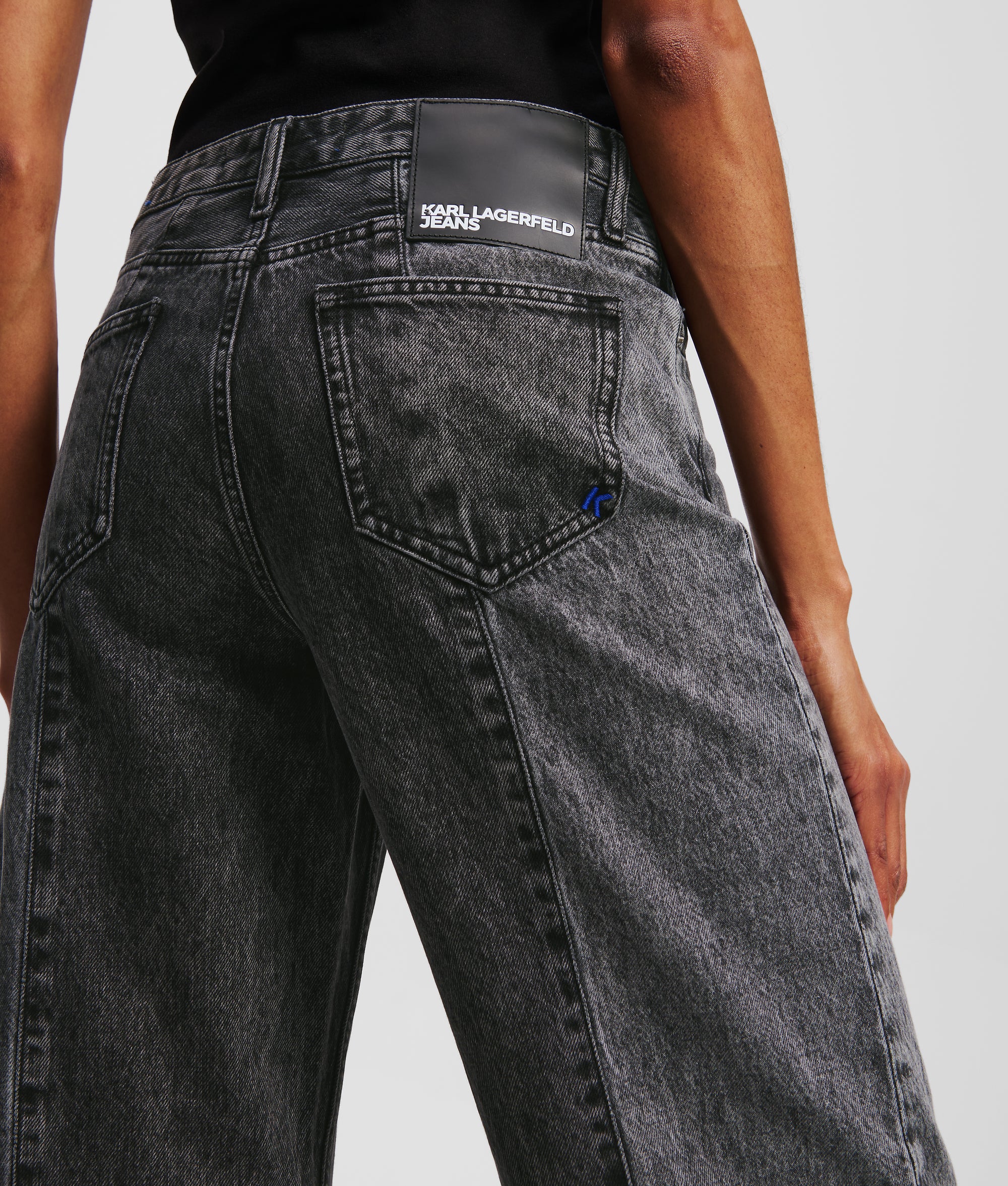 TWO-TONE MID-RISE RELAXED JEANS - Image 2