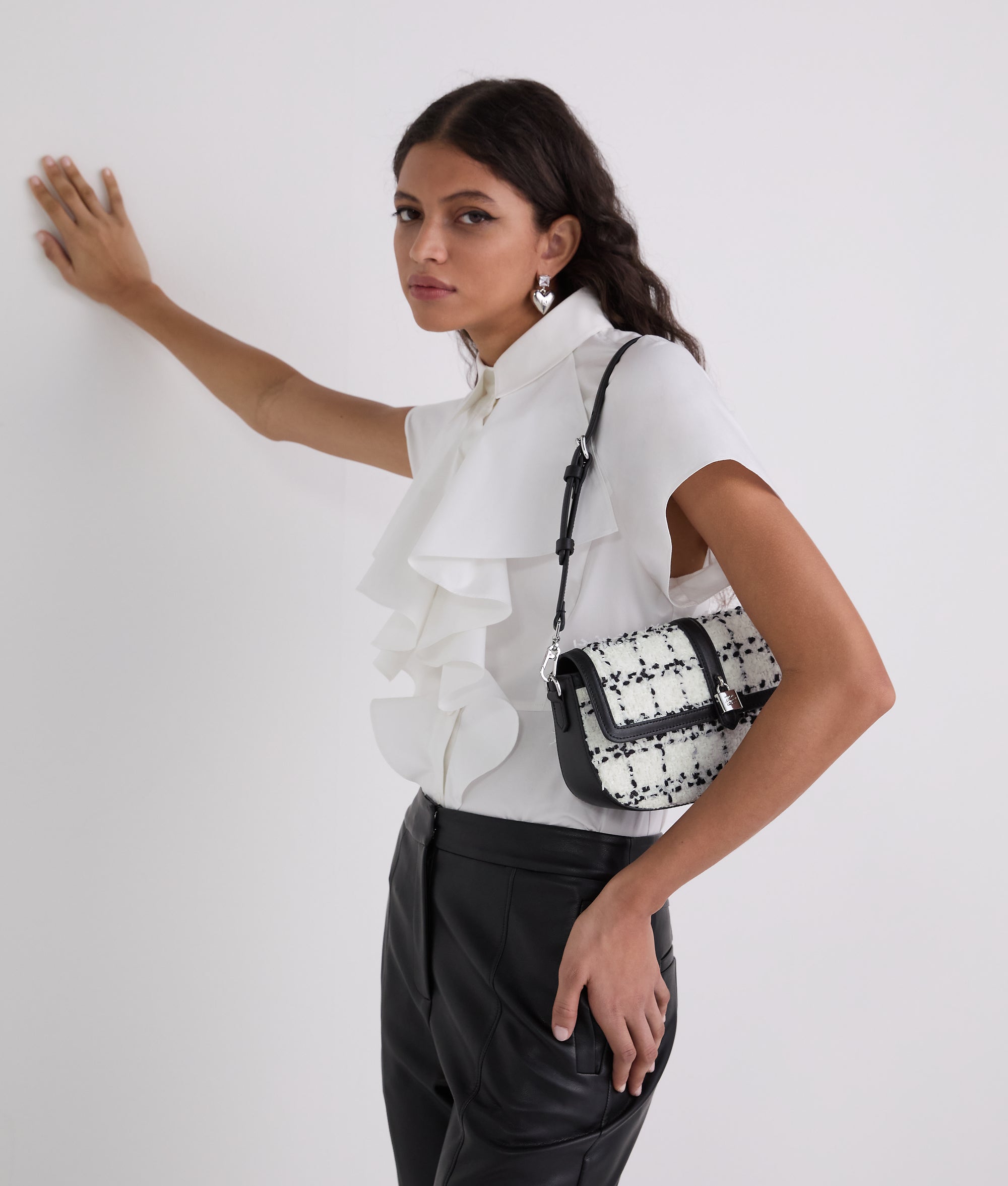 K/AUTOGRAPH PADLOCK BOUCLÉ SHOULDER BAG - Image 2