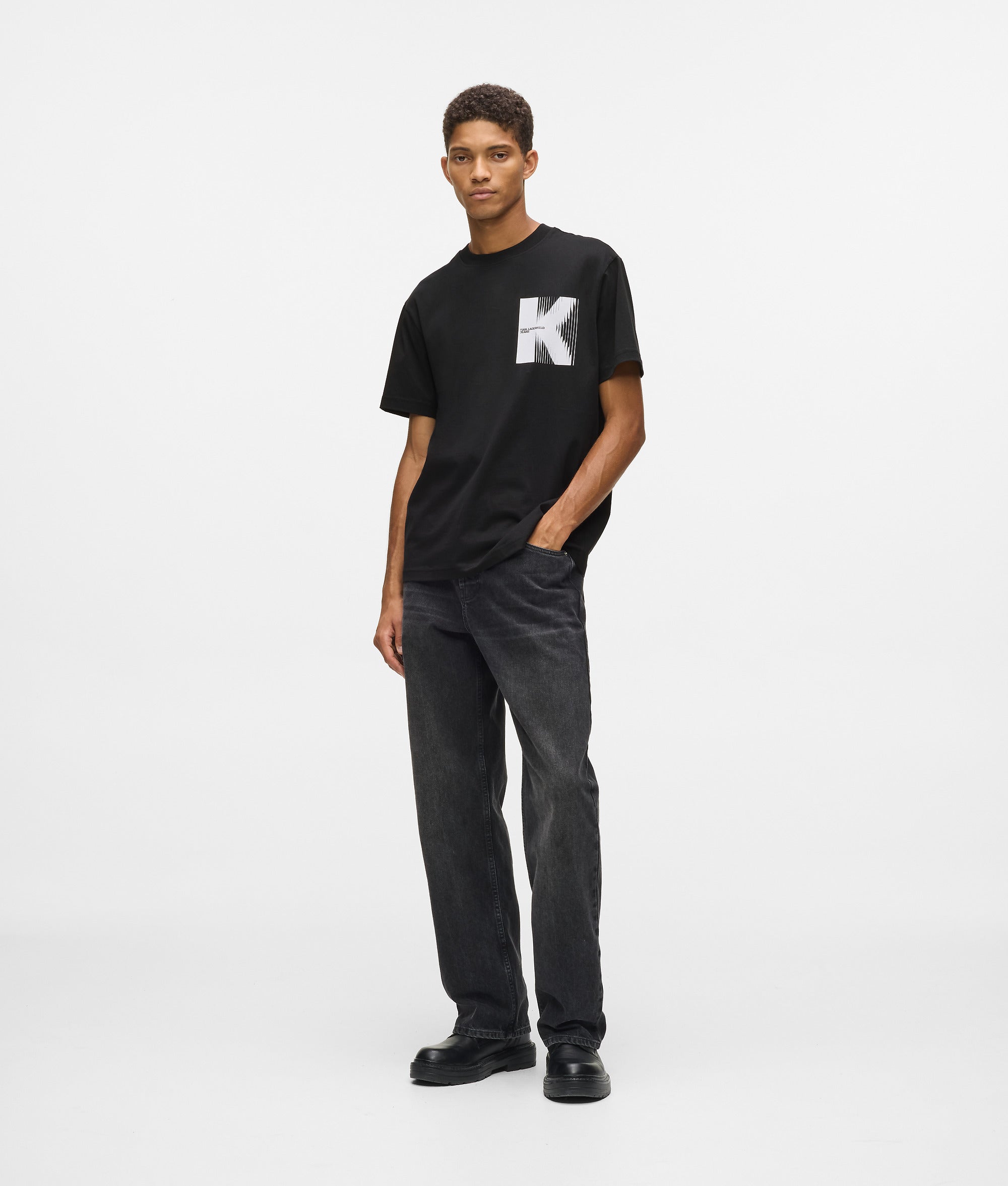 K artwork T-shirt - Image 4