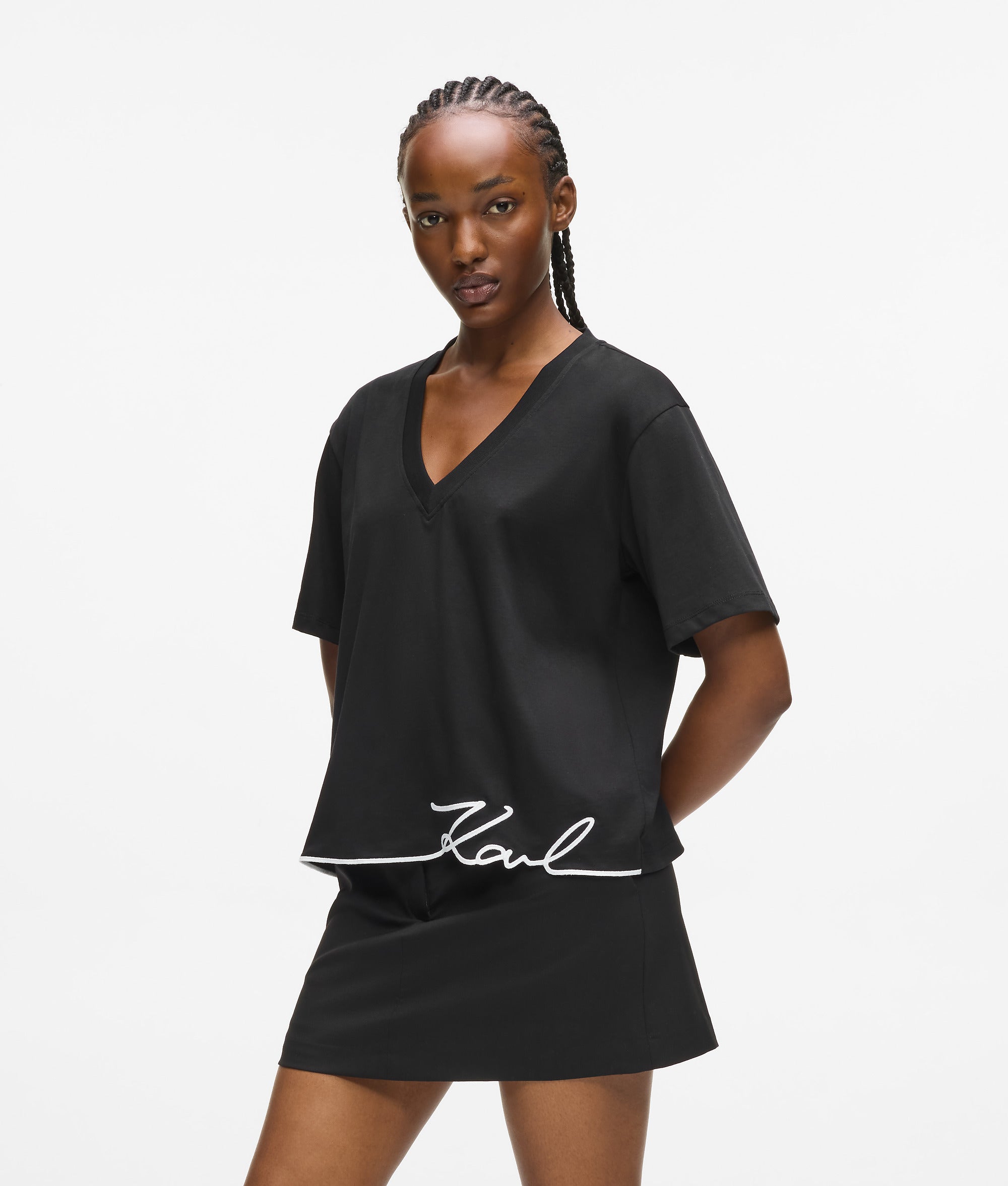 Signature hem V-neck T-shirt