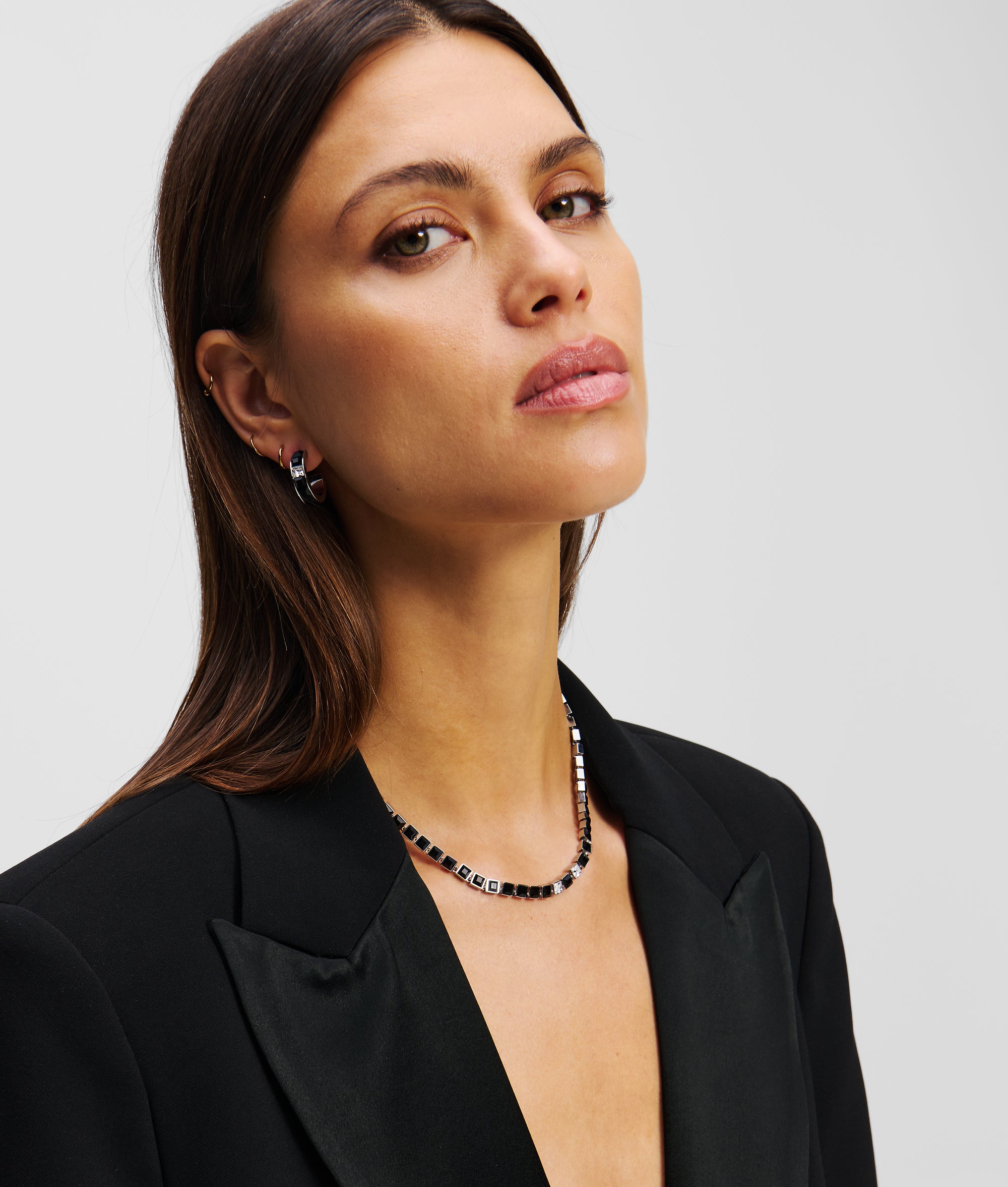 BLACK CRYSTALS NECKLACE - Image 2